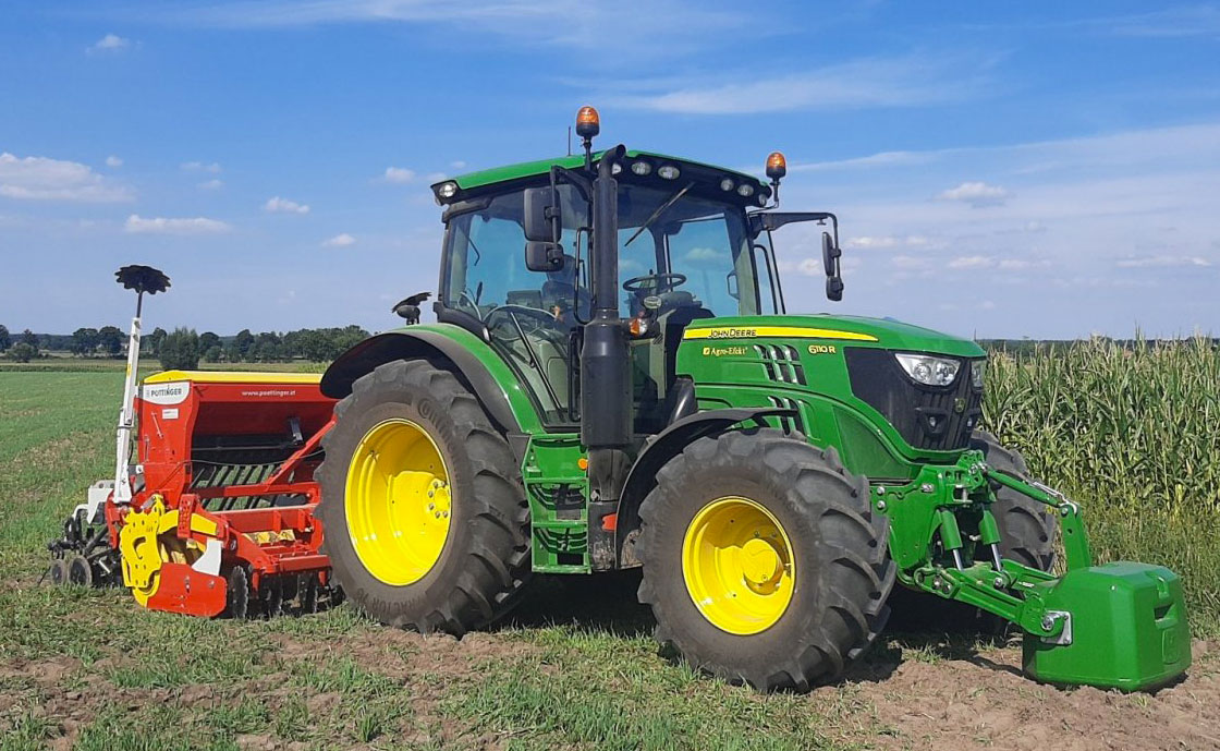 JOHN DEERE 6110 R