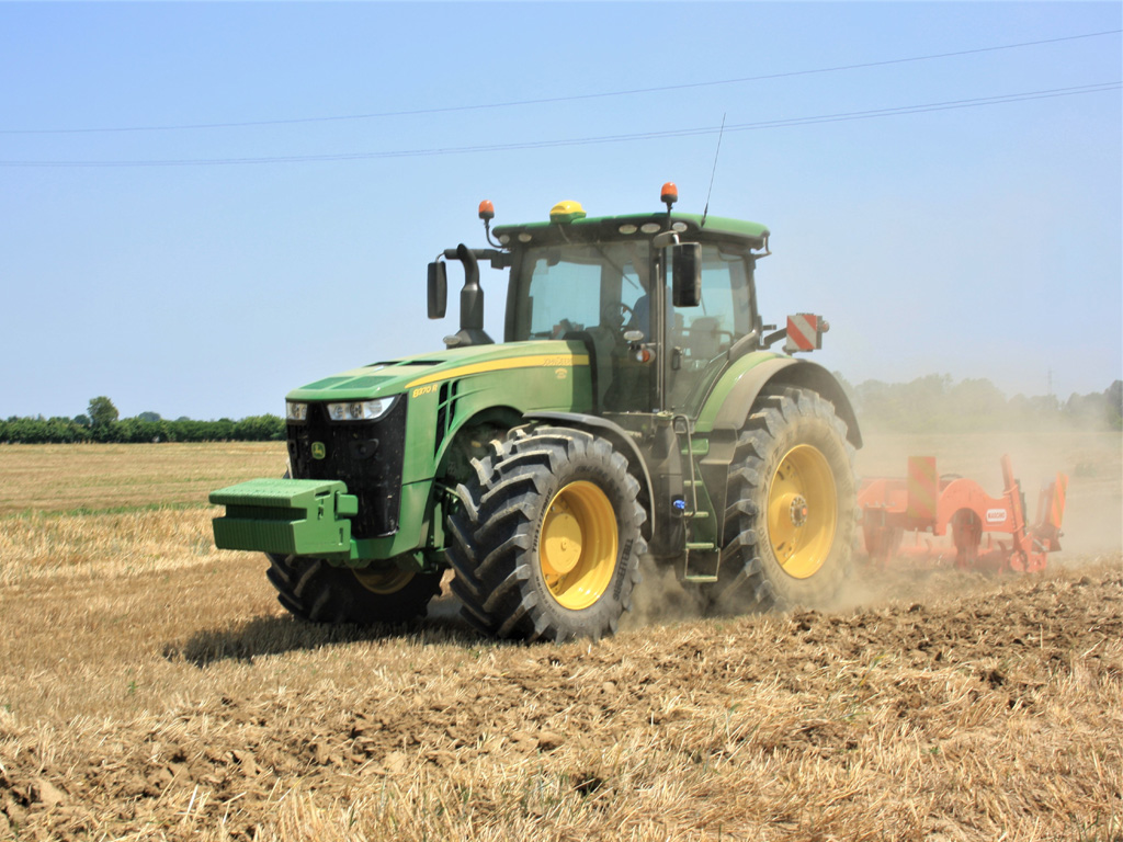 JOHN DEERE 8370 R